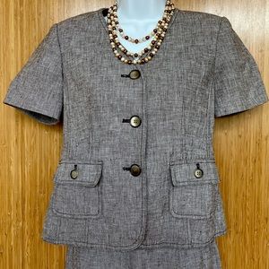 Kasper Gray 2 Pieces Skirt/Blazer Suit